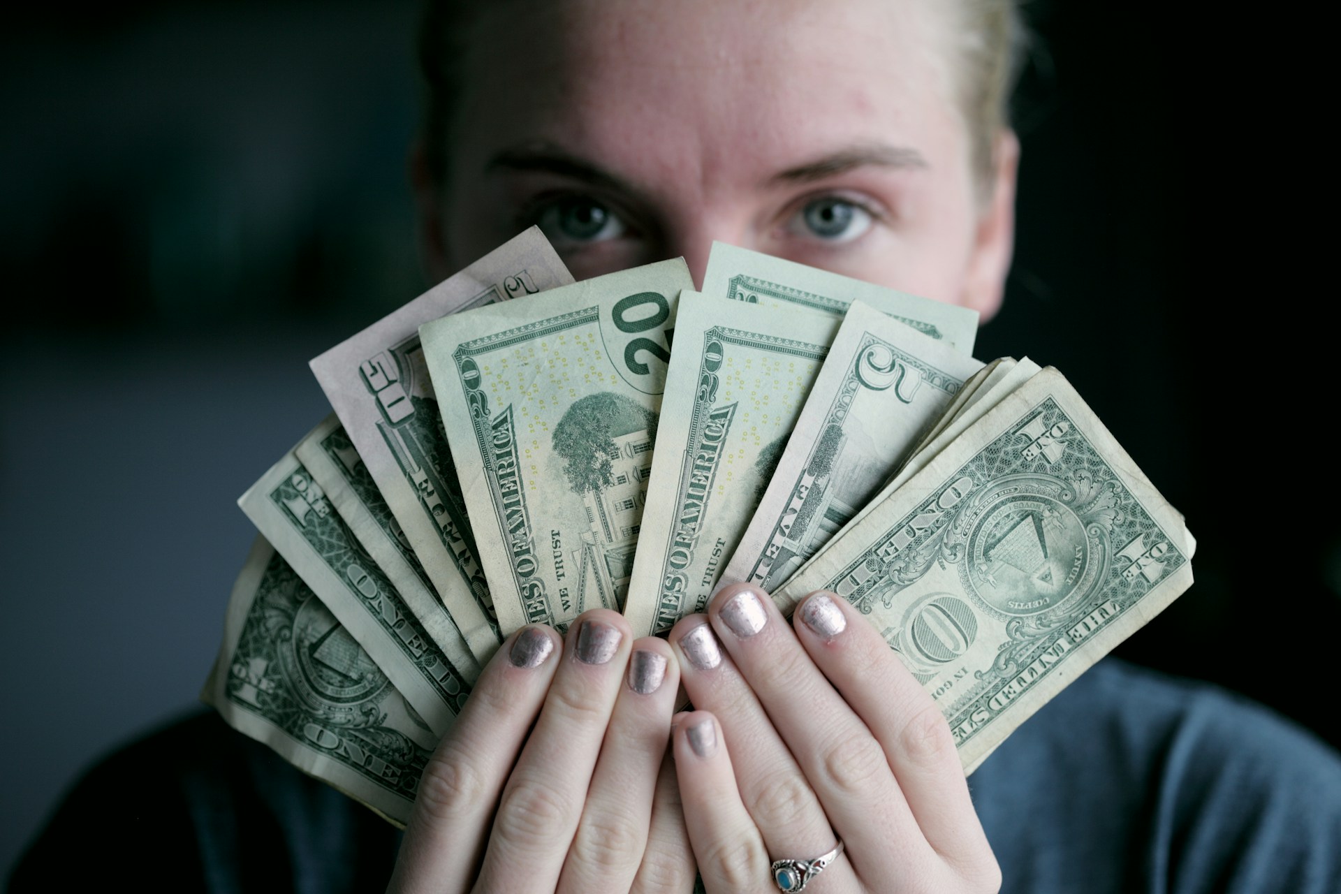 Alexander grey rItGZ4vquWk unsplash